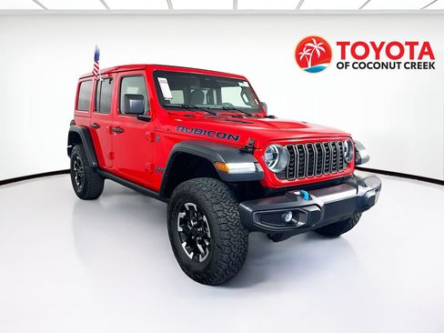 Used 2025 Jeep Wrangler Unlimited Rubicon 4xe w/ Convenience Group AWD/4WD image 1