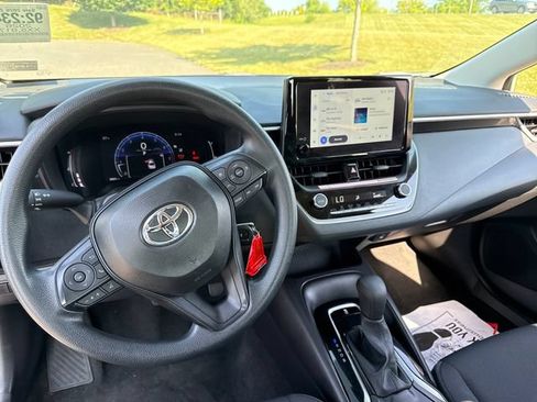 Used 2026 Toyota Corolla LE FWD image 18