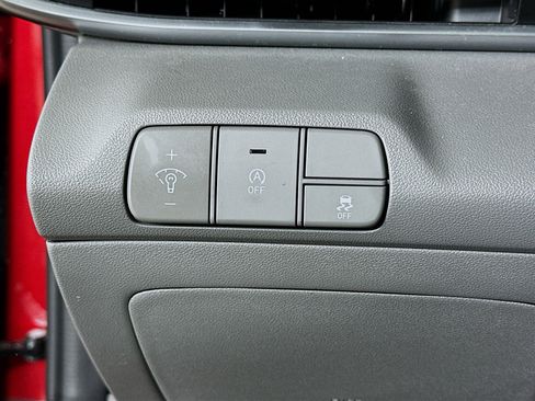 Used 2024 Hyundai Elantra SE FWD image 17
