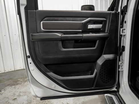 Used 2024 RAM 3500 Big Horn AWD/4WD image 46