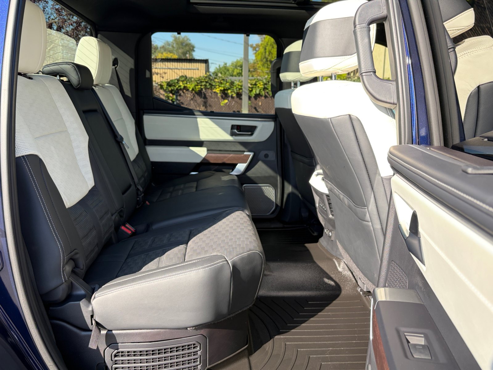 Used 2022 Toyota Tundra Capstone AWD/4WD image 27