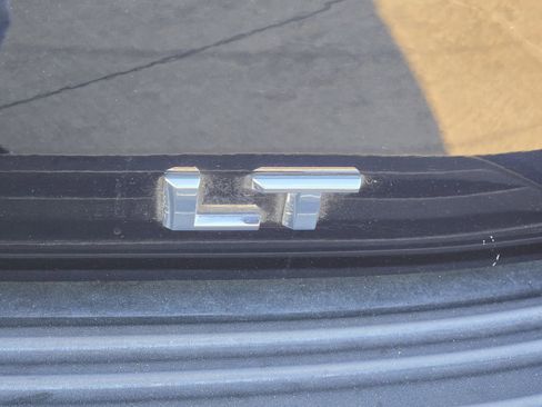 Used 2022 Chevrolet Tahoe LT w/ Luxury Package image 9