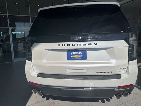 New 2025 Chevrolet Suburban Premier image 5