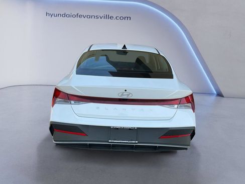 New 2026 Hyundai Elantra SE FWD image 6