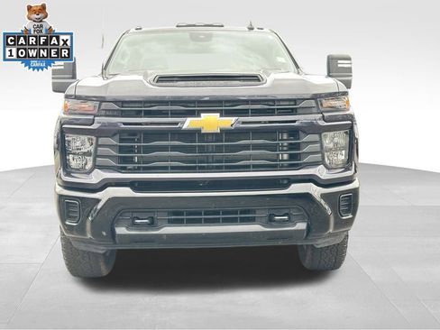 Used 2024 Chevrolet Silverado 2500 Custom w/ Custom Value Package image 7