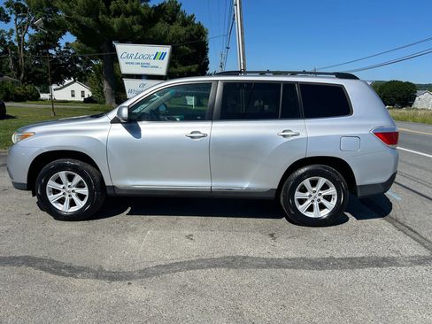 Used 2013 Toyota Highlander SE AWD/4WD image 6