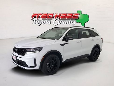 Used 2023 Kia Sorento SX AWD/4WD image 1
