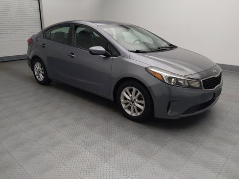 Used 2017 Kia Forte S FWD image 11