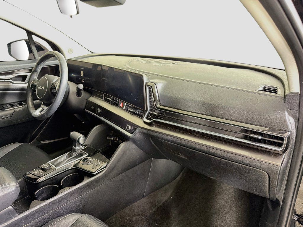 Used 2025 Kia Sportage EX w/ Premium Package FWD image 32