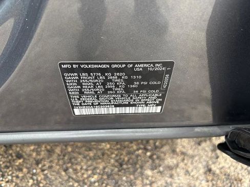 Used 2025 Volkswagen Atlas Cross Sport SE AWD/4WD image 30