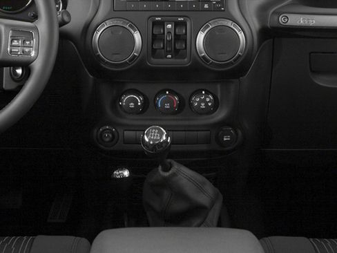Used 2016 Jeep Wrangler Unlimited Sahara AWD/4WD image 26