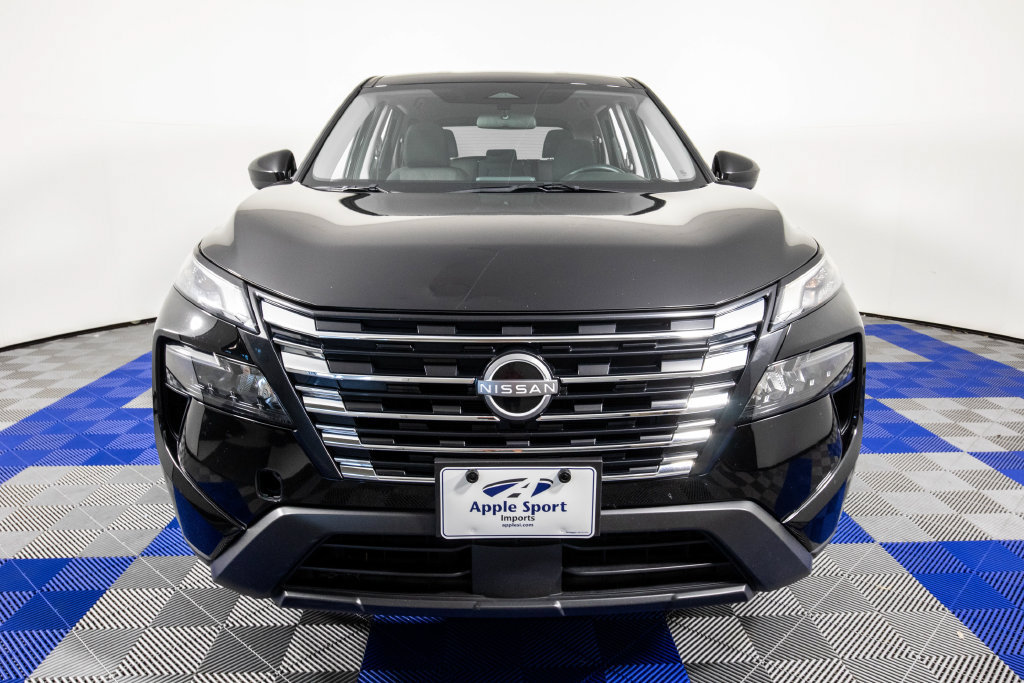 Used 2025 Nissan Rogue SV FWD image 3