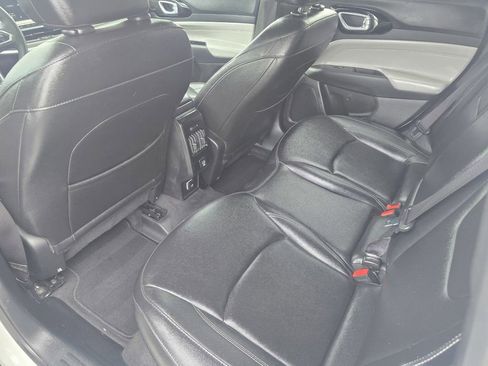 Used 2025 Jeep Compass Limited AWD/4WD image 12