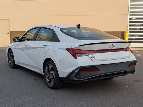 Certified 2025 Hyundai Elantra Sport w/ Cargo Package image 8