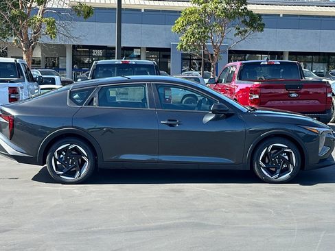 New 2026 Kia K4 EX image 3