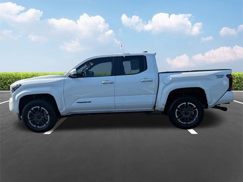 Used 2024 Toyota Tacoma TRD Sport image 7