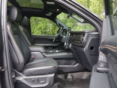 Used 2022 Ford Expedition Platinum AWD/4WD image 44