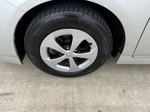 Used 2013 Toyota Prius Two FWD image 11