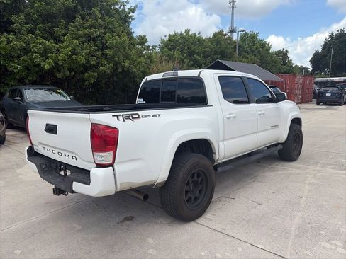 Used 2016 Toyota Tacoma TRD Sport w/ Towing Package RWD image 3