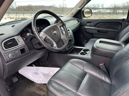 Used 2011 Chevrolet Avalanche LT w/ Suspension Package, Off-Road image 19