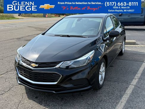 Certified 2018 Chevrolet Cruze LT w/ Convenience Package FWD image 1