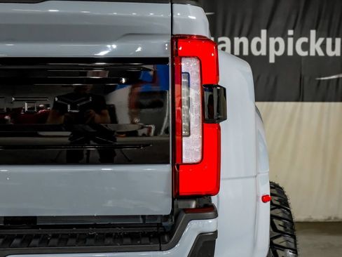 Used 2026 Ford F450 Platinum image 43