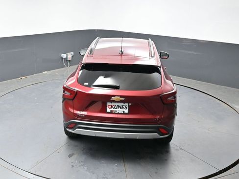 Used 2025 Chevrolet Trax LT FWD image 50
