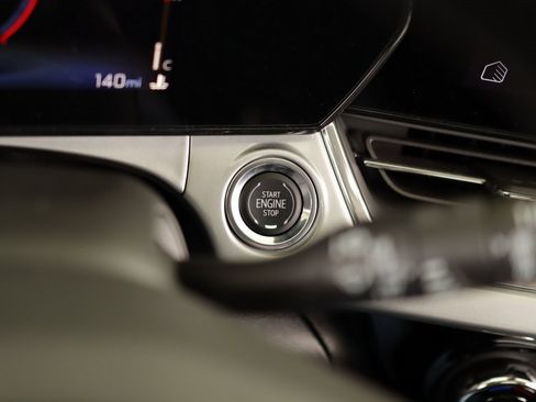 Used 2025 Chevrolet Trax LT w/ Driver Confidence Package image 17