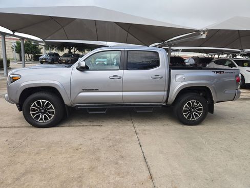 Used 2020 Toyota Tacoma TRD Sport w/ Technology Package RWD image 6