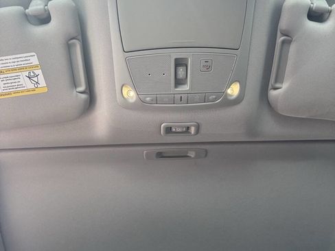 Used 2018 Nissan Pathfinder Platinum image 12