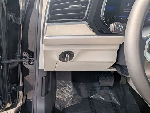 Used 2022 Volkswagen Jetta SE image 15