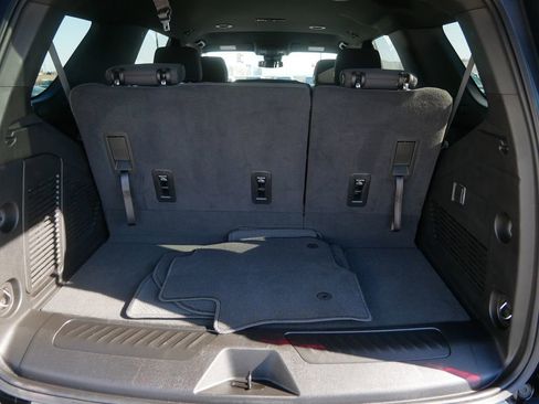 Used 2024 GMC Yukon SLE image 9