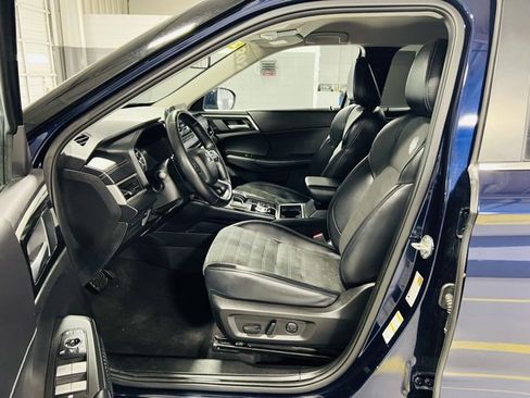 Used 2024 Mitsubishi Outlander SE image 24