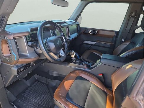 Used 2023 Ford Bronco Outer Banks image 11