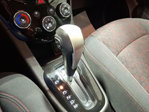 Used 2018 Chevrolet Sonic LT w/ Convenience Package image 14