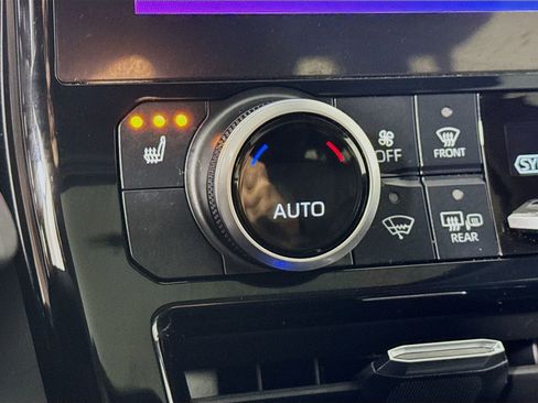 Certified 2024 Toyota Highlander XLE image 17