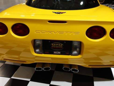 Used 2000 Chevrolet Corvette Coupe w/ Memory Pkg RWD image 26