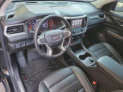 Used 2021 GMC Acadia Denali w/ Denali Technology Package image 2