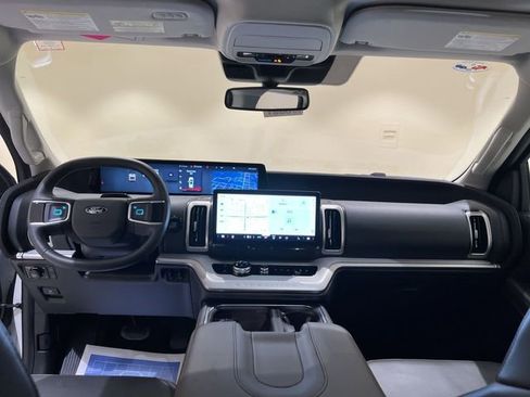 Certified 2025 Ford Expedition Active AWD/4WD image 20