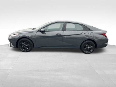 Used 2023 Hyundai Elantra SEL image 4
