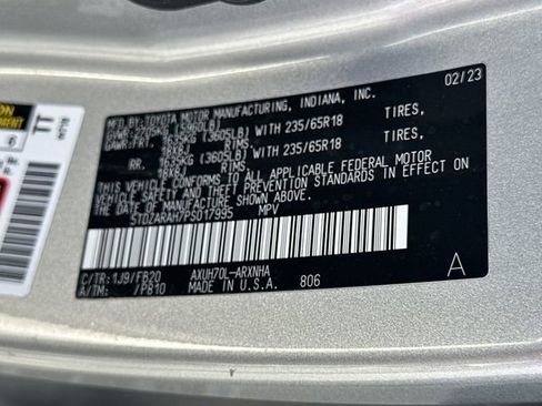 Used 2023 Toyota Highlander LE image 32