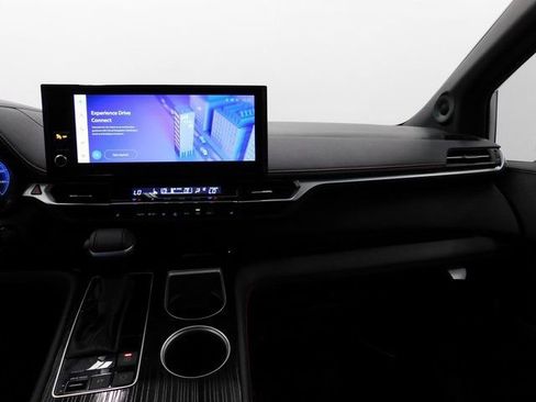 Used 2025 Toyota Sienna XSE image 38