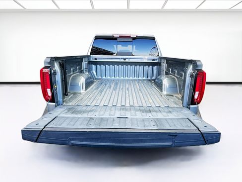 Used 2021 GMC Sierra 1500 SLT w/ SLT Premium Package image 17
