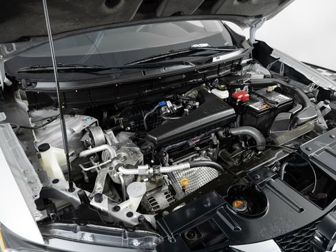 Used 2015 Nissan Rogue SV w/ SV Premium Package image 41