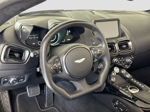 Used 2022 Aston Martin V8 Vantage Roadster image 14