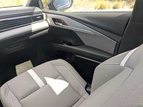 Used 2026 Toyota Camry SE w/ Convenience Package image 21