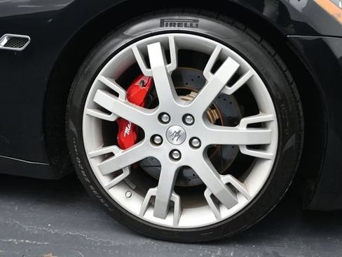 Used 2017 Maserati GranTurismo Sport RWD image 32