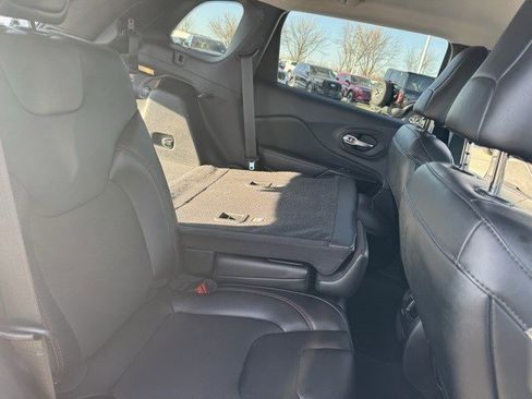 Used 2022 Jeep Cherokee Trailhawk w/ Comfort/Convenience Group image 33