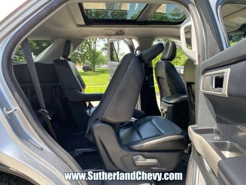 Used 2021 Ford Explorer XLT w/ Equipment Group 202A AWD/4WD image 38