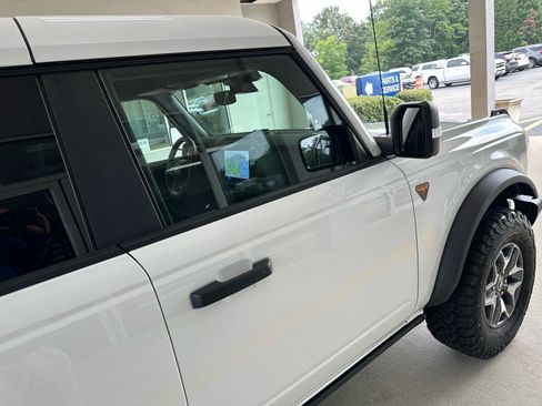 Used 2025 Ford Bronco Badlands AWD/4WD image 8
